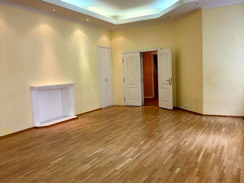 комерційна за адресою Михайлівська вул., 12-Б