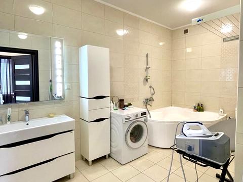 квартира за адресою Літературна вул., 1а