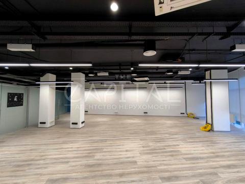 комерційна за адресою Євгена Коновальця вул. (Щорса), 36