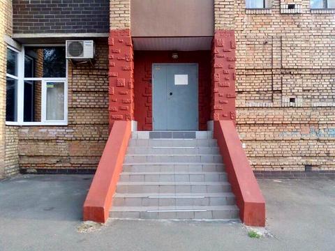 комерційна за адресою Оболонська вул., 47