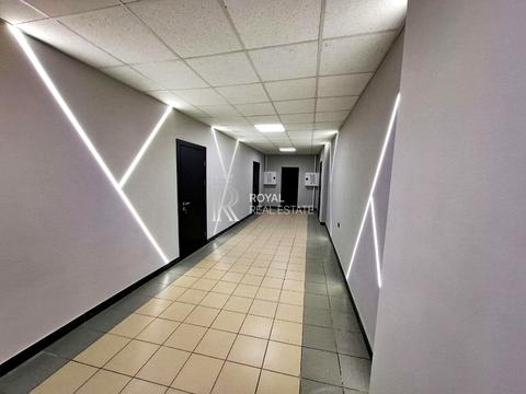 комерційна за адресою Лесі Українки бульв., 34