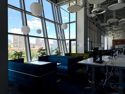 комерційна за адресою Сім'ї Прахових вул. (Гайдара), 50