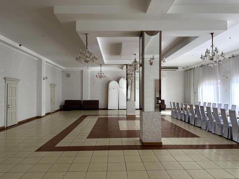 комерційна за адресою Свободи вул. (Олександра Пархоменка), 3