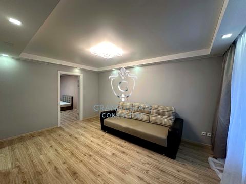 квартира по адресу Строителей ул., 8-А