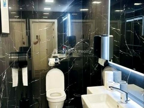 комерційна за адресою Спортивна пл., 3в