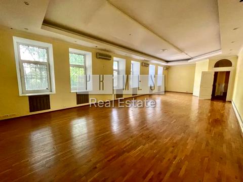 комерційна за адресою Михайлівська вул., 12-Б