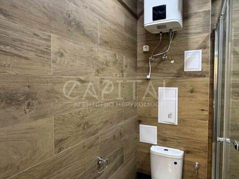 комерційна за адресою Дніпровська набережна вул., 8-А