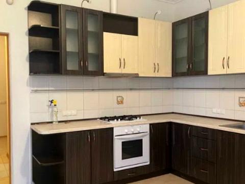 будинок за адресою с. Петропавлівська Борщагівка, Івана Багряного вул.