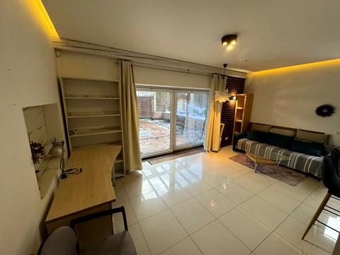 квартира за адресою Олександра Олеся вул., 10