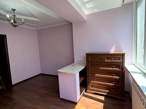 квартира по адресу Строителей ул., 30