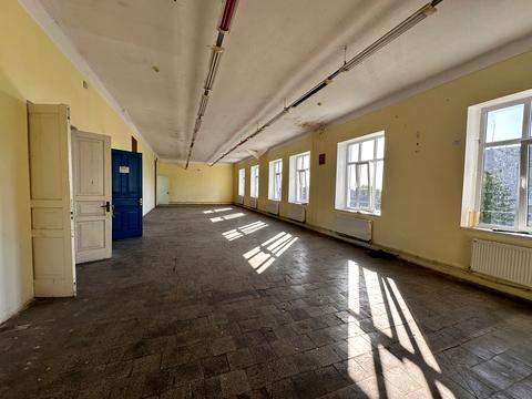 коммерческая по адресу Центральна ул., 8