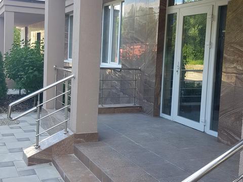 комерційна за адресою Академіка Заболотного вул., 15