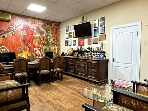 комерційна за адресою Митницька вул., 10