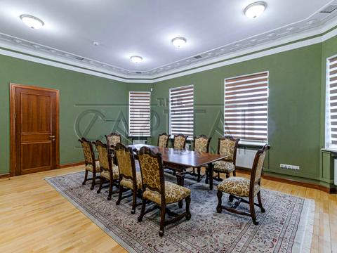 комерційна за адресою Липська вул., 10