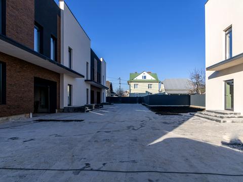 дом по адресу Українських Декабристів ул.