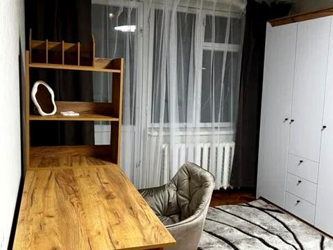 квартира за адресою Юрія Кондратюка вул. (Комунарівська), 1