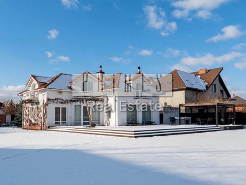 будинок за адресою Леоніда Каденюка вул.