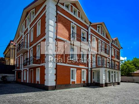 комерційна за адресою Князя Володимира Мономаха вул. (Отто Шмідта), 8