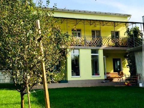 будинок за адресою Романа Шухевича вул. (Курчатова), 10