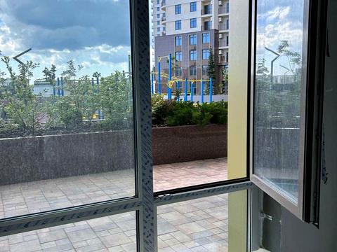 комерційна за адресою Краснова вул., 1-А