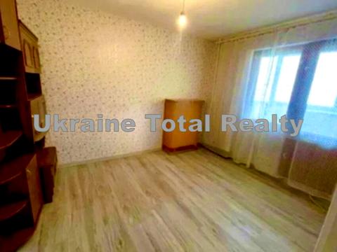 квартира за адресою Анни Ахматової вул., 17
