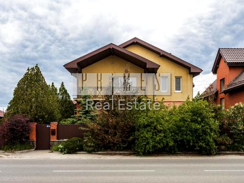 будинок за адресою Зоряна вул.