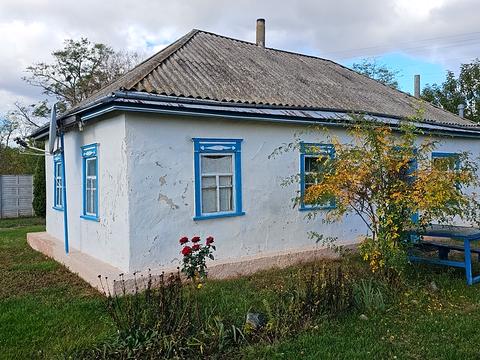 будинок за адресою с. Плужники, Червоноармійська