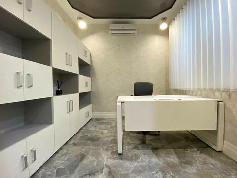 комерційна за адресою Євгена Коновальця вул. (Щорса), 32-Б