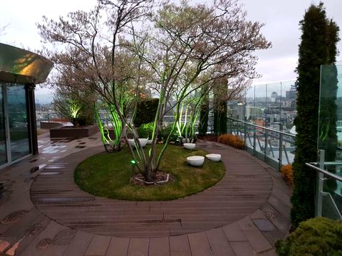 комерційна за адресою Саксаганського вул., 37-К