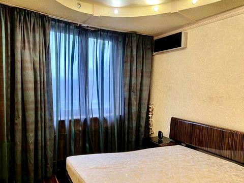 квартира за адресою Раїси Окіпної вул., 10-Б