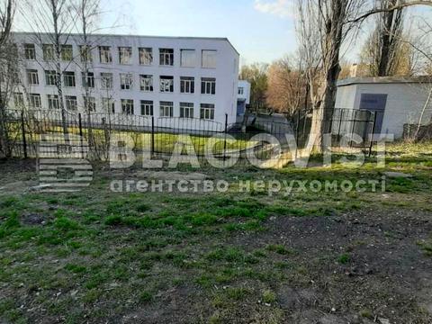 участок по адресу Мрії