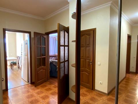 квартира за адресою Раїси Окіпної вул., 8