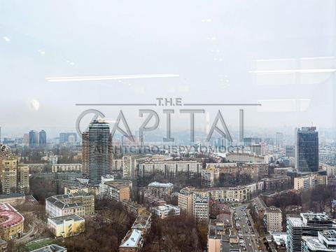 комерційна за адресою Кловський узвіз, 7