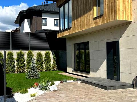 будинок за адресою Вишнева вул.