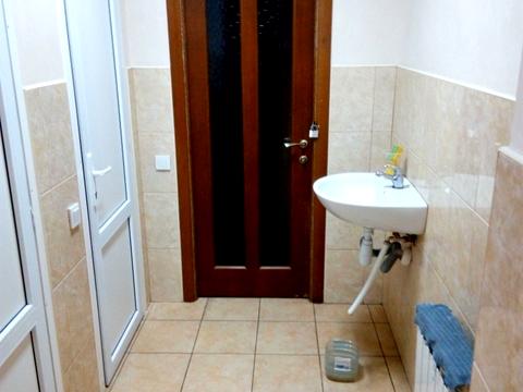 комерційна за адресою Левка Лук'яненка вул. (Маршала Тимошенка), 9