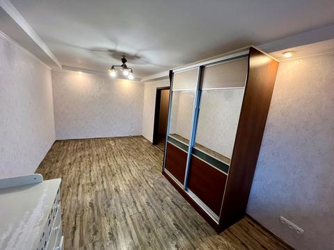 квартира за адресою Кам'янецька вул., 102