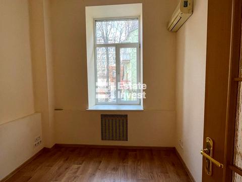 комерційна за адресою Велика Житомирська вул., 6/11