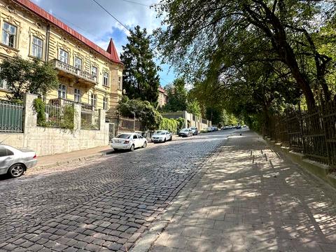 квартира за адресою Франка, 111