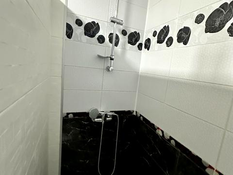 комерційна за адресою Незалежності вул., 11