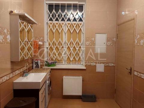будинок за адресою Квітнева, 38