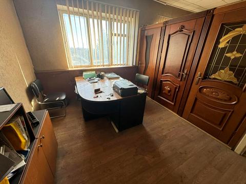 комерційна за адресою Шкільна вул., 1