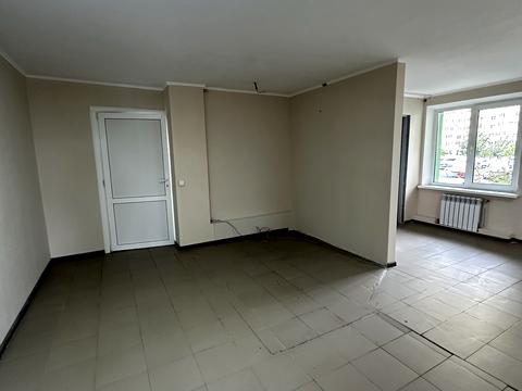 комерційна за адресою Сергія Москаленка вул. (Красовського), 49