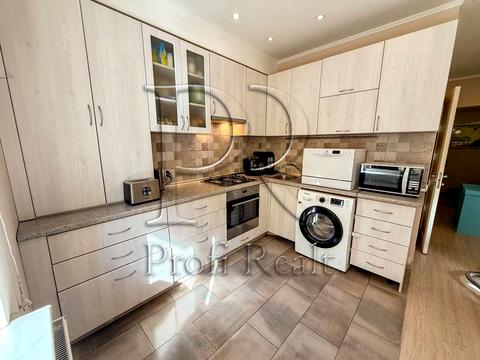 квартира за адресою Печерська вул., 24