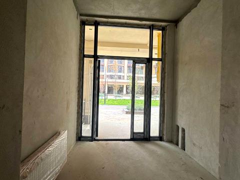 комерційна за адресою Молодіжна вул., 10