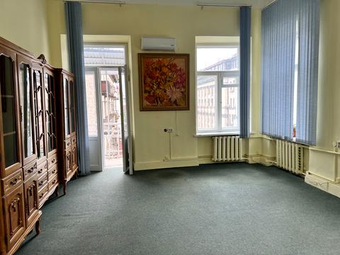 комерційна за адресою Прорізна вул., 18