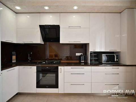 квартира за адресою Небесної Сотні, 66