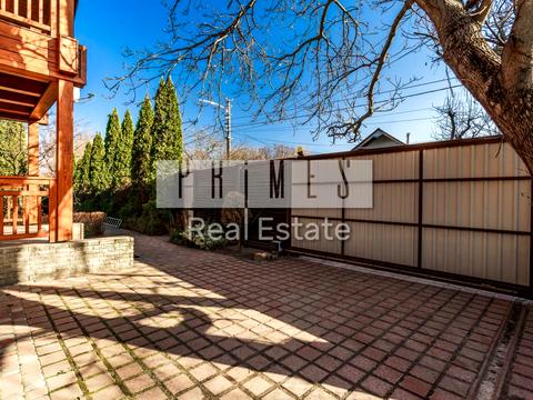 будинок за адресою 51-а Садова