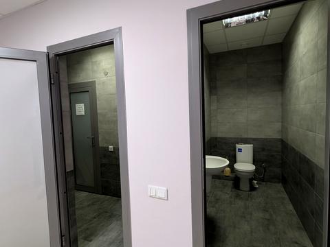 комерційна за адресою Трускавецька вул., 11