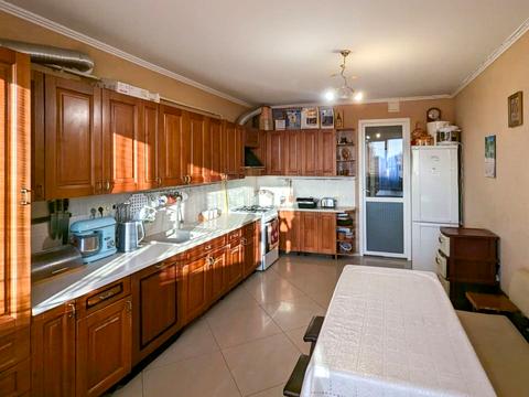 квартира за адресою Жовтнева, 7