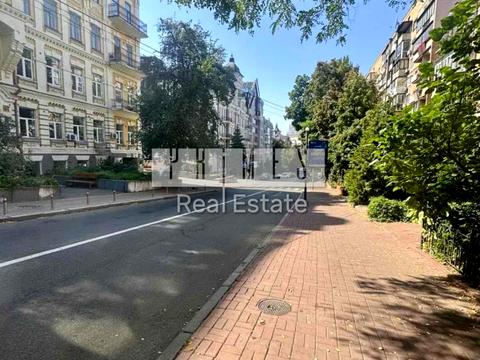 квартира за адресою Київ, Богдана Хмельницького вул., 84